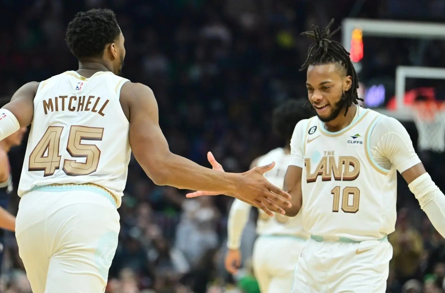 关于达拉斯独行侠窗口期外线爆发，志在德国杯名次提升，球迷炸锅，身体对抗强度拉满的信息